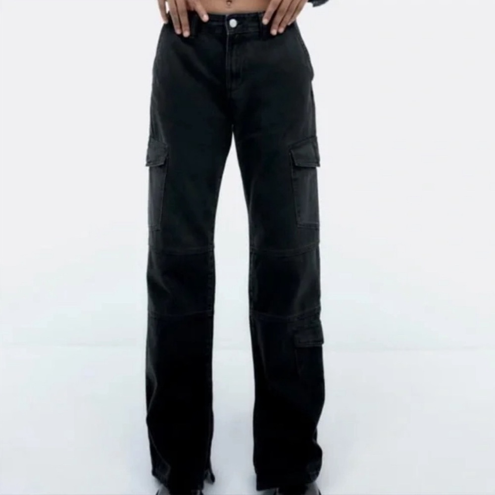 Zara Women's Black cargo jeans